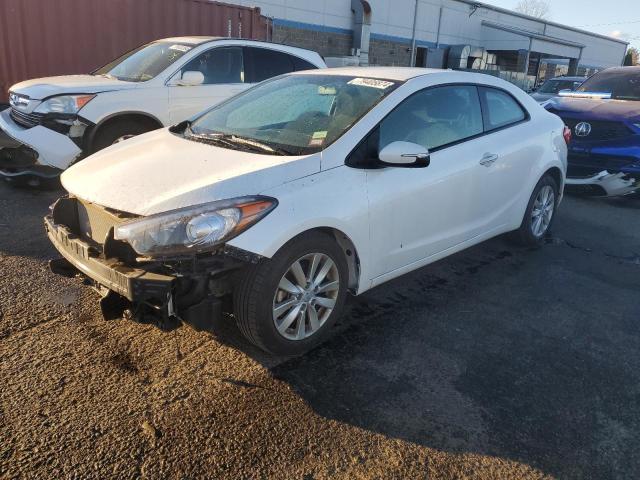 KIA FORTE EX 2015 مع رقم تعريف المركبة KNAFX6A83F5372602 - صورة من المزاد