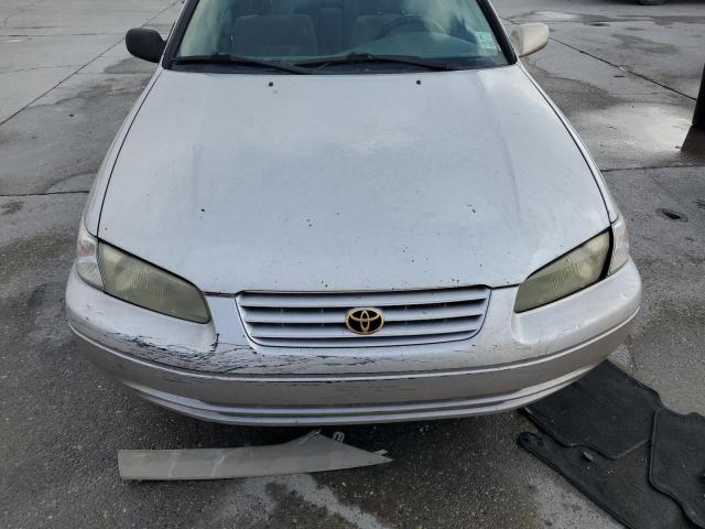 Photo 11 from auction – 1998 TOYOTA CAMRY CE with VIN 4T1BG22K4WU334866