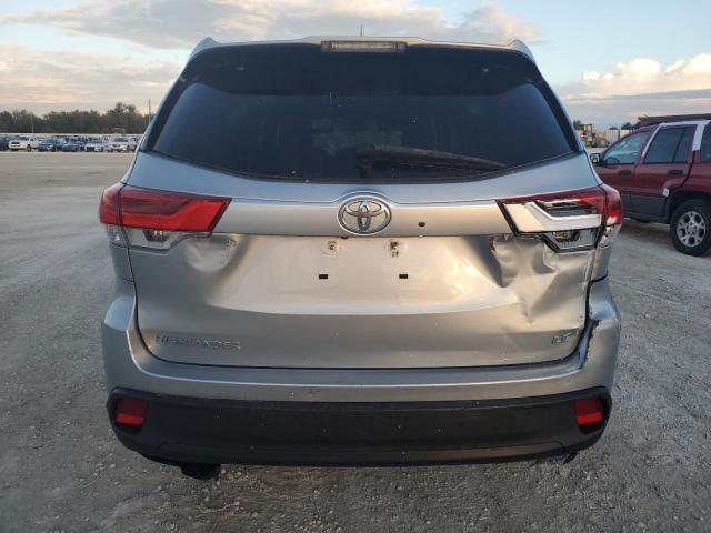 Photo 6 from auction – 2017 TOYOTA HIGHLANDER with VIN 5TDZZRFH4HS194166