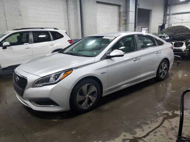 HYUNDAI SONATA HYB 2016 with VIN KMHE34L10GA024758 - Photo from auction
