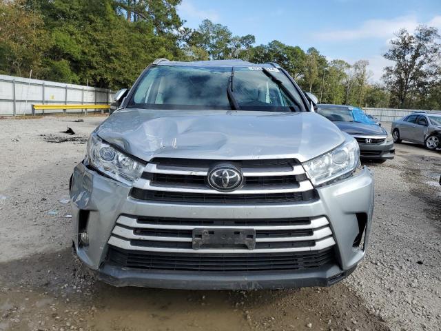 Photo 5 from auction – 2018 TOYOTA HIGHLANDER with VIN 5TDJZRFH6JS531892