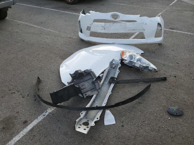 Photo 12 from auction – 2013 TOYOTA PRIUS C with VIN JTDKDTB35D1532897
