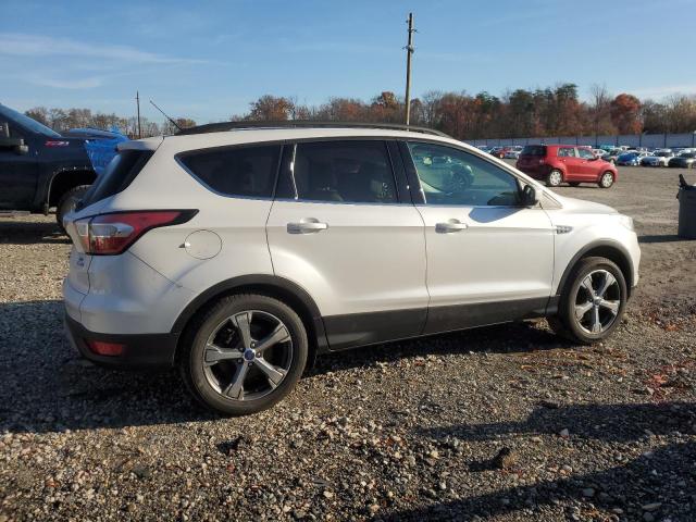 Photo 3 from auction – 2017 FORD ESCAPE SE with VIN 1FMCU9GD9HUC73582