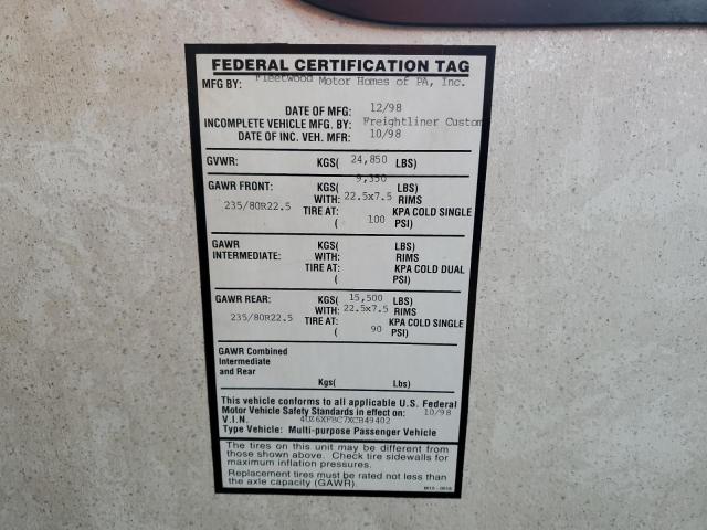 Photo 10 from auction – 1999 FREIGHTLINER FLEETWOOD with VIN 4UZ6XFBC7XCB49402