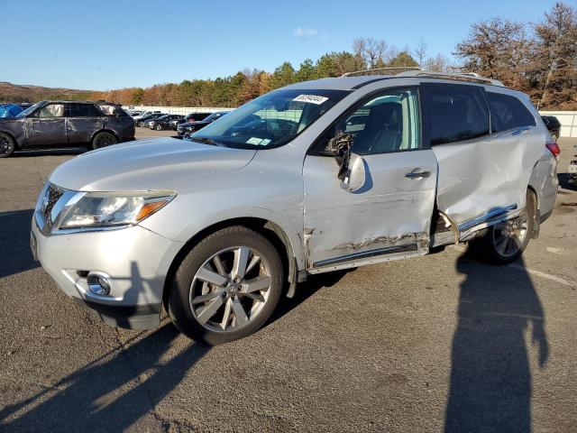 NISSAN PATHFINDER 2013 with VIN 5N1AR2MM6DC617065 - Photo from auction