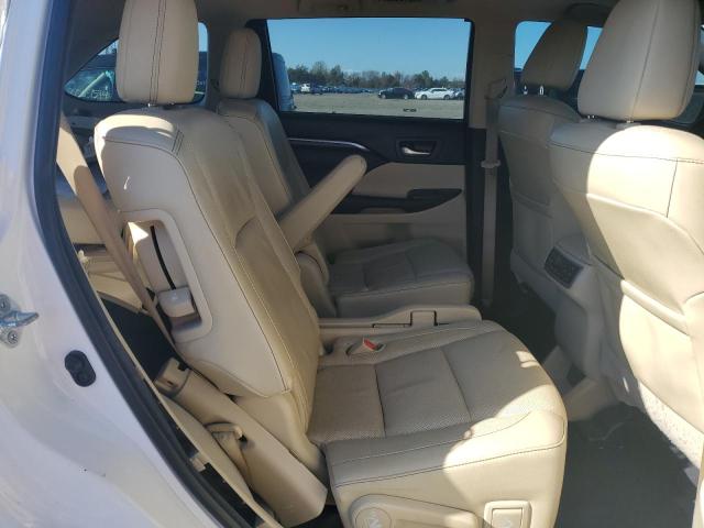 Photo 11 from auction – 2016 TOYOTA HIGHLANDER with VIN 5TDDKRFH3GS238753