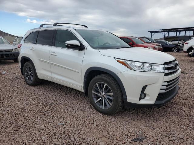 Photo 4 from auction – 2018 TOYOTA HIGHLANDER with VIN 5TDJZRFHXJS805045