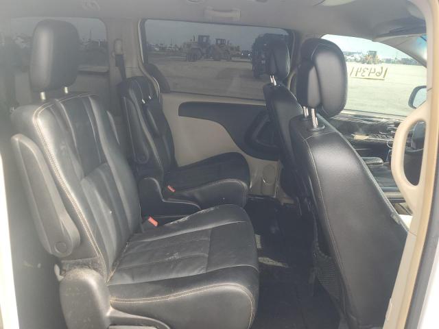 Photo 11 from auction – 2014 CHRYSLER TOWN & COU with VIN 2C4RC1BG7ER157732