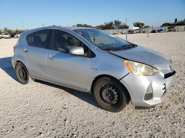 Photo 4 from auction – 2012 TOYOTA PRIUS C with VIN JTDKDTB31C1010346