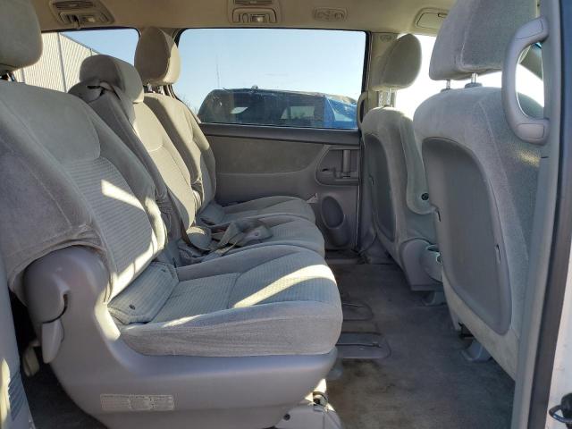 Photo 11 from auction – 2010 TOYOTA SIENNA CE with VIN 5TDKK4CC2AS341947