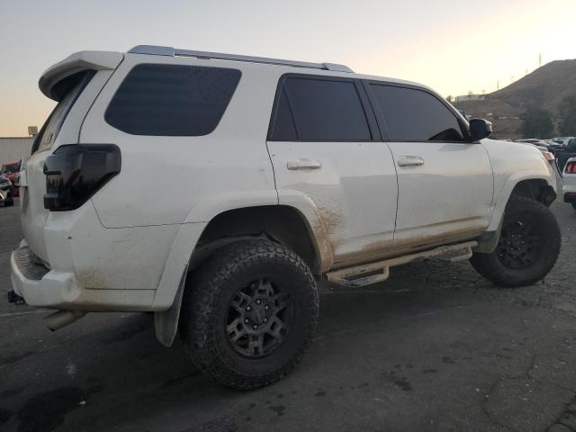 Photo 3 from auction – 2017 TOYOTA 4RUNNER SR with VIN JTEBU5JR1H5454596