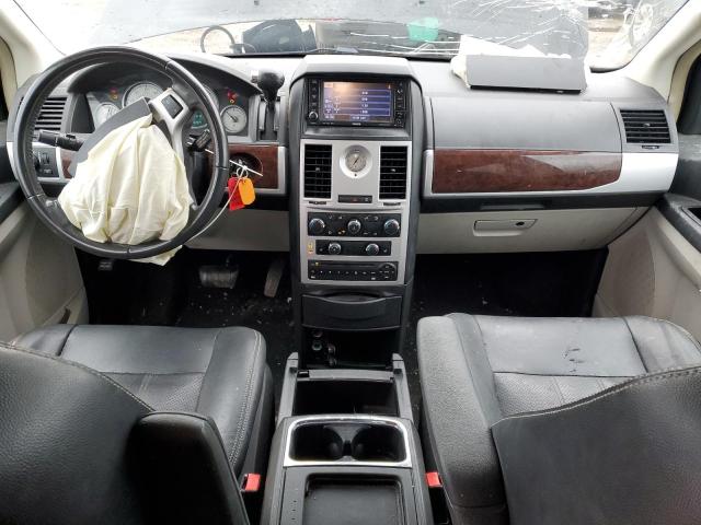 Photo 8 from auction – 2010 CHRYSLER TOWN & COU with VIN 2A4RR8DX6AR441927