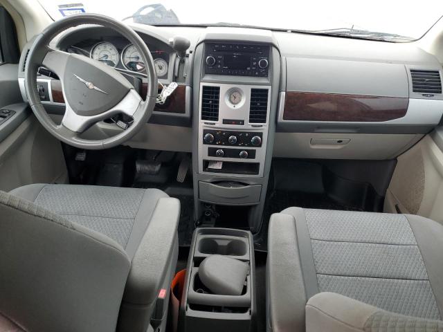 Photo 8 from auction – 2010 CHRYSLER TOWN & COU with VIN 2A4RR5D15AR183362