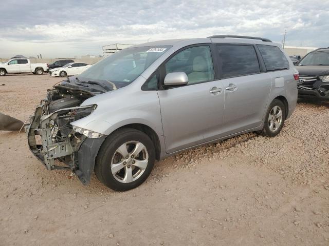 TOYOTA SIENNA LE 2017 with VIN 5TDKZ3DC9HS816962 - Photo from auction