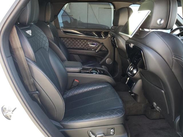 Photo 11 from auction – 2017 BENTLEY BENTAYGA with VIN SJAAC2ZV1HC013857