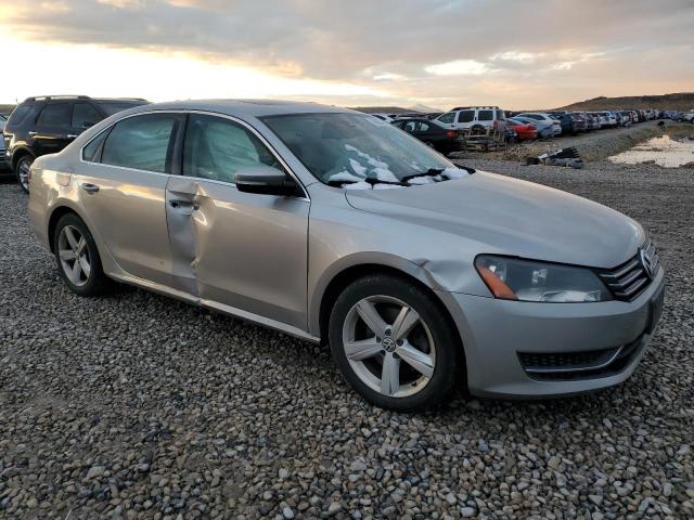 Photo 4 from auction – 2013 VOLKSWAGEN PASSAT SE with VIN 1VWBP7A32DC048428