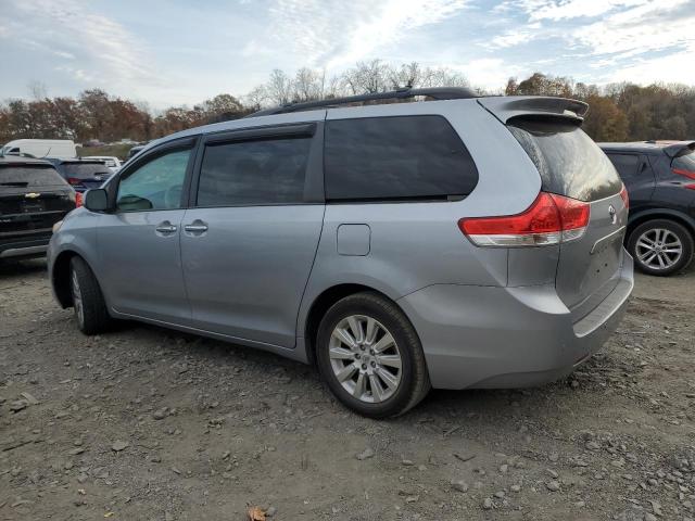 Photo 2 from auction – 2013 TOYOTA SIENNA XLE with VIN 5TDDK3DC3DS054543