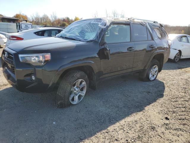 TOYOTA 4RUNNER SE 2023 with VIN JTEMU5JR6P6098549 - Photo from auction