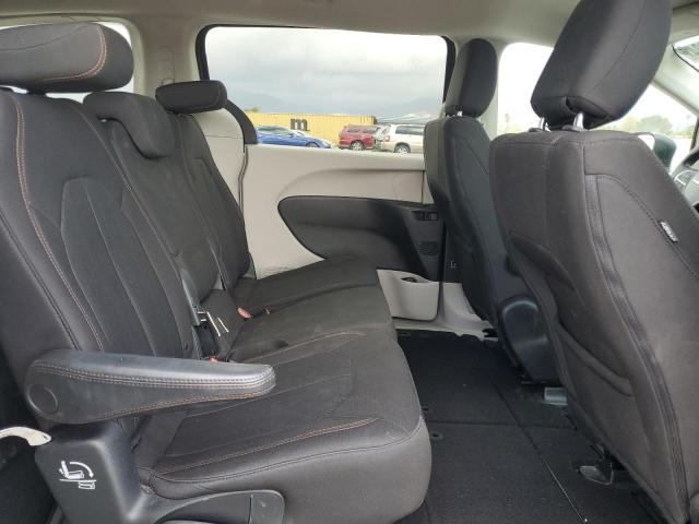 Photo 11 from auction – 2017 CHRYSLER PACIFICA T with VIN 2C4RC1DG1HR502626