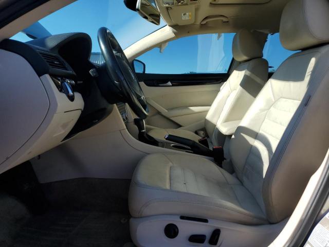 Photo 7 from auction – 2015 VOLKSWAGEN PASSAT SEL with VIN 1VWCM7A38FC069980