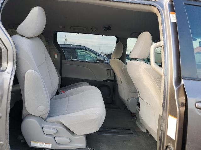 Photo 11 from auction – 2017 TOYOTA SIENNA LE with VIN 5TDKZ3DC6HS836179