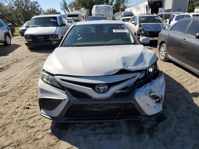 Photo 5 from auction – 2022 TOYOTA CAMRY SE with VIN 4T1G11AK3NU044443