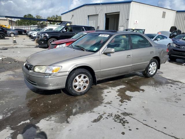 TOYOTA CAMRY LE 2000 with VIN 4T1BF28K5YU091095 - Photo from auction