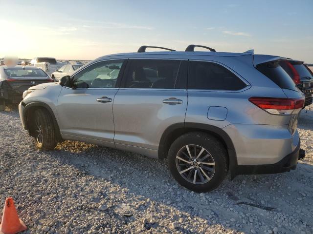 Photo 2 from auction – 2017 TOYOTA HIGHLANDER with VIN 5TDJZRFH9HS518323