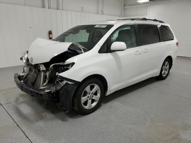 TOYOTA SIENNA LE 2015 with VIN 5TDKK3DC0FS566724 - Photo from auction