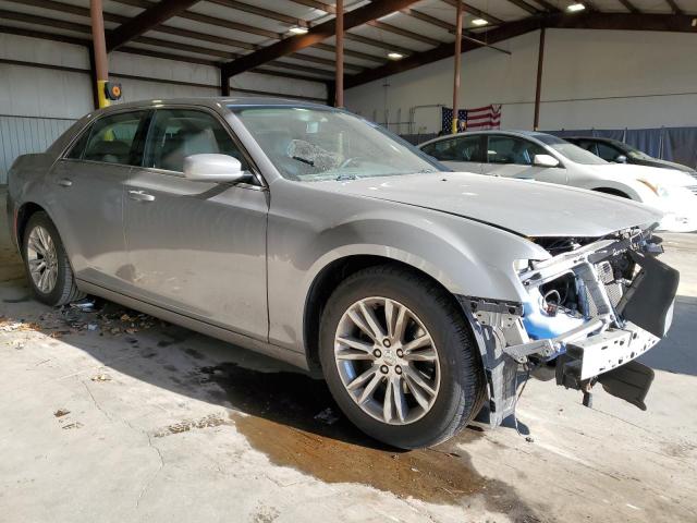 Photo 4 from auction – 2017 CHRYSLER 300 LIMITE with VIN 2C3CCAAGXHH663772