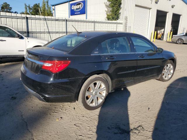 Photo 3 from auction – 2013 CHRYSLER 200 TOURIN with VIN 1C3CCBBB3DN697756