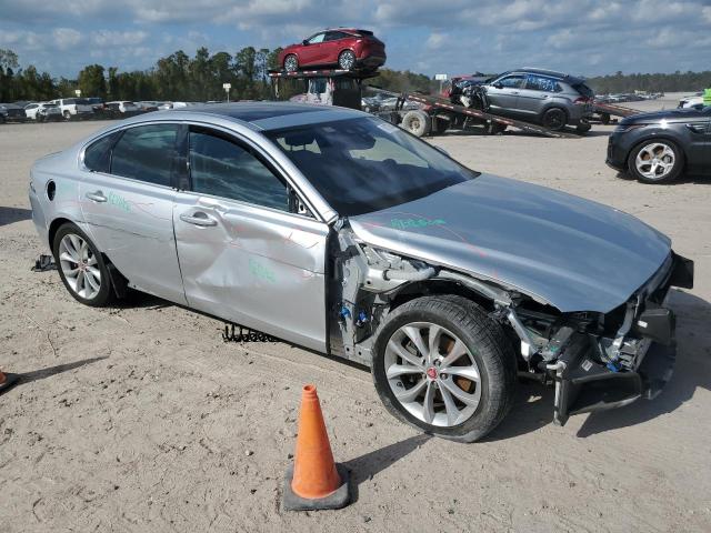 Photo 4 from auction – 2018 JAGUAR XF PREMIUM with VIN SAJBD4FX8JCY55555