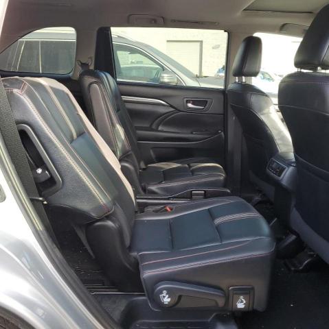 Photo 11 from auction – 2019 TOYOTA HIGHLANDER with VIN 5TDJZRFH8KS620266