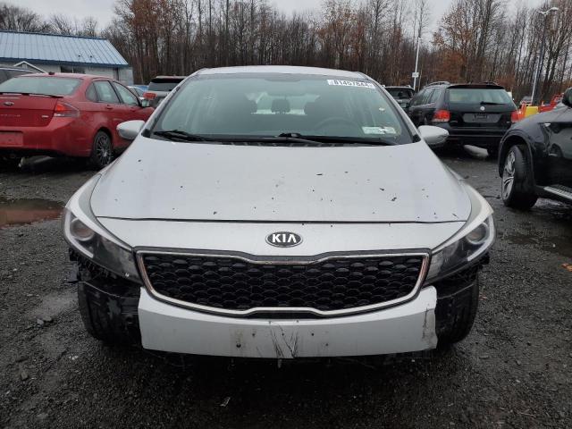Photo 5 from auction – 2017 KIA FORTE LX with VIN KNAFK5A80H5696344