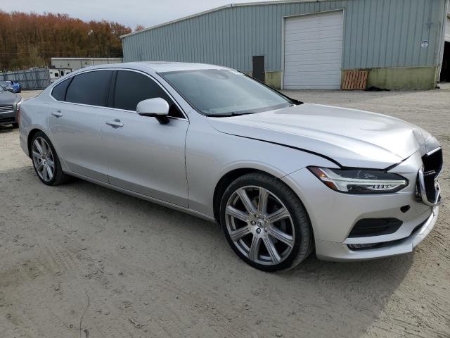 Photo 4 from auction – 2018 VOLVO S90 T5 MOM with VIN LVY982MK4JP024892