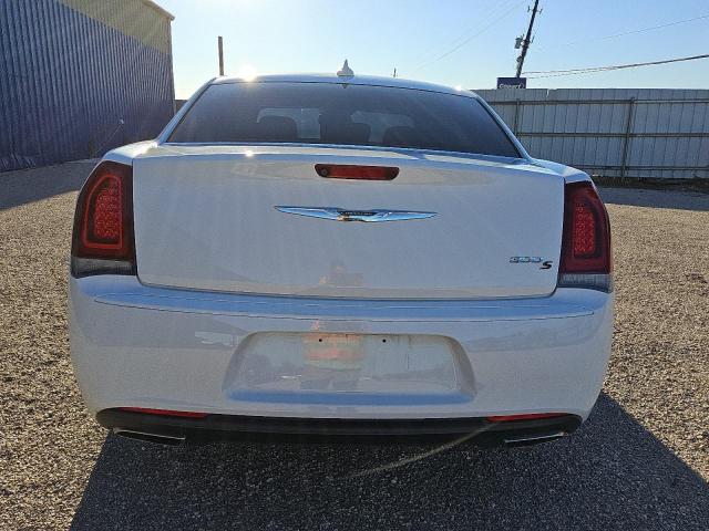 Photo 6 from auction – 2019 CHRYSLER 300 S with VIN 2C3CCABG1KH697542