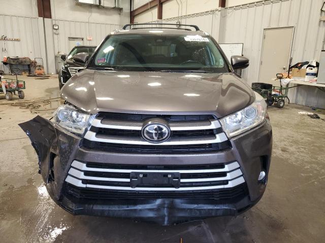 Photo 5 from auction – 2018 TOYOTA HIGHLANDER with VIN 5TDJZRFH5JS818074