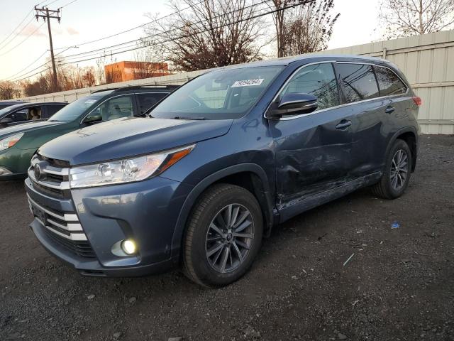 TOYOTA HIGHLANDER 2017 with VIN 5TDJZRFHXHS423804 - Photo from auction
