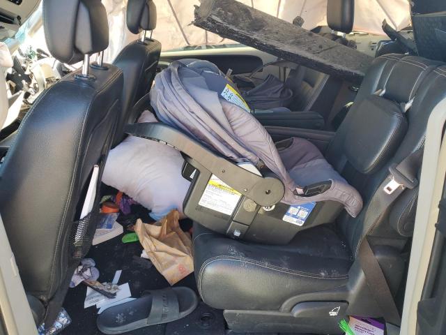 Photo 11 from auction – 2014 CHRYSLER TOWN & COU with VIN 2C4RC1BG2ER156228