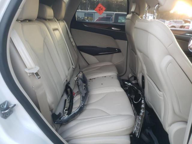Снимка 11 от търг – 2018 LINCOLN MKC SELECT с VIN 5LMCJ2D92JUL01435