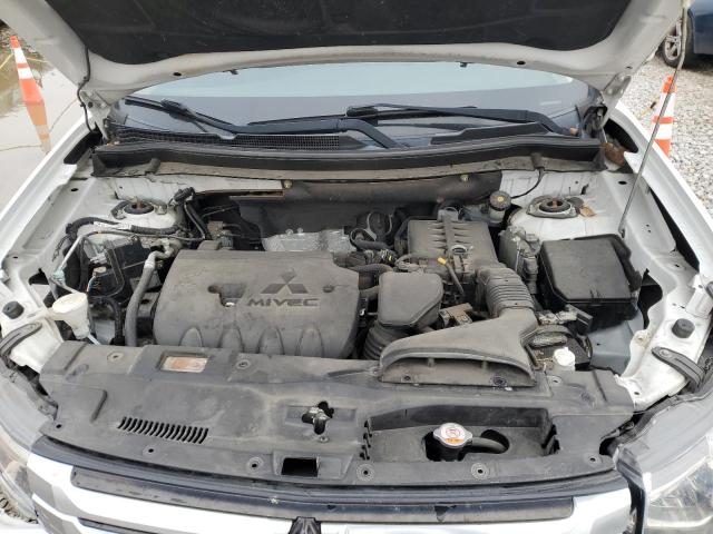 Photo 11 from auction – 2015 MITSUBISHI OUTLANDER with VIN JA4AZ3A35FZ008405