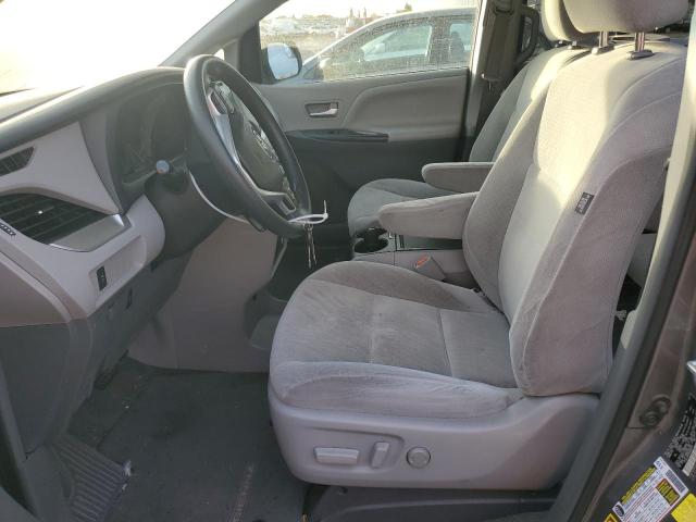 Photo 7 from auction – 2017 TOYOTA SIENNA LE with VIN 5TDKZ3DC9HS866101