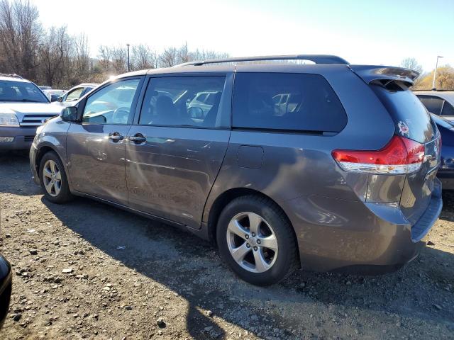 Photo 2 from auction – 2013 TOYOTA SIENNA LE with VIN 5TDKK3DC4DS345902