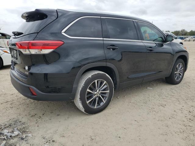 Photo 3 from auction – 2019 TOYOTA HIGHLANDER with VIN 5TDKZRFH9KS366992