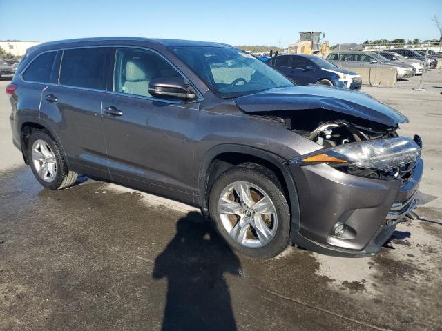 Photo 4 from auction – 2017 TOYOTA HIGHLANDER with VIN 5TDDZRFH2HS427004