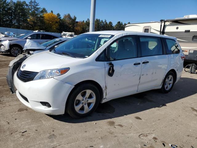 TOYOTA SIENNA 2016 with VIN 5TDZK3DC7GS697875 - Photo from auction