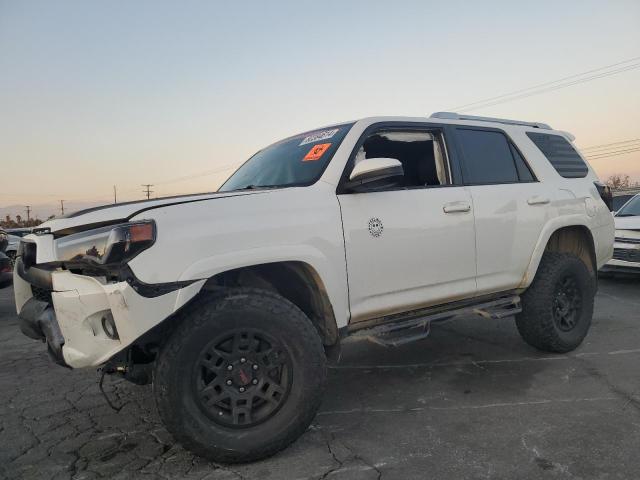 TOYOTA 4RUNNER SR 2017 with VIN JTEBU5JR1H5454596 - Photo from auction