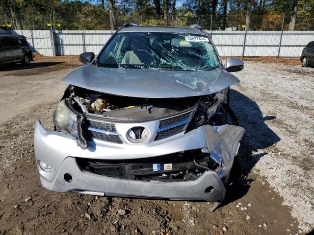 Photo 5 from auction – 2015 TOYOTA RAV4 XLE with VIN JTMWFREV9FJ041165