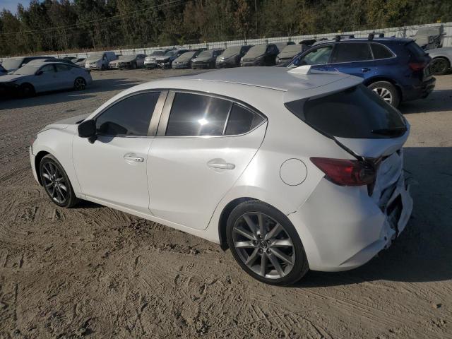 Photo 2 from auction – 2018 MAZDA 3 TOURING with VIN 3MZBN1L37JM261255