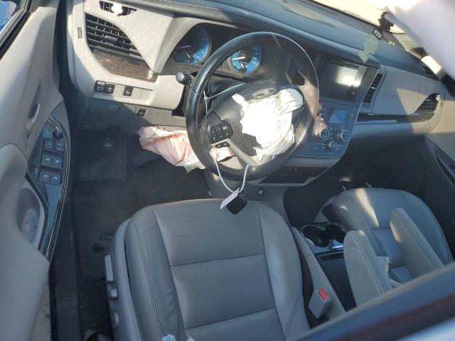 Photo 8 from auction – 2017 TOYOTA SIENNA XLE with VIN 5TDYZ3DC1HS895747
